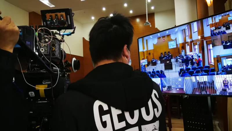 AI生成VS人工创意——建瓯市广告片拍摄公司的技术浪漫主义实践